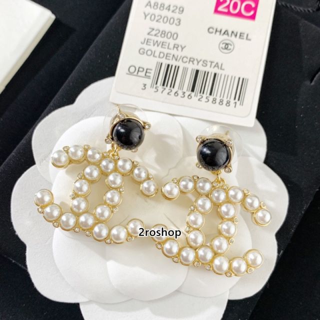 CHANEL 피어싱