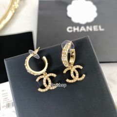 CHANEL 피어싱