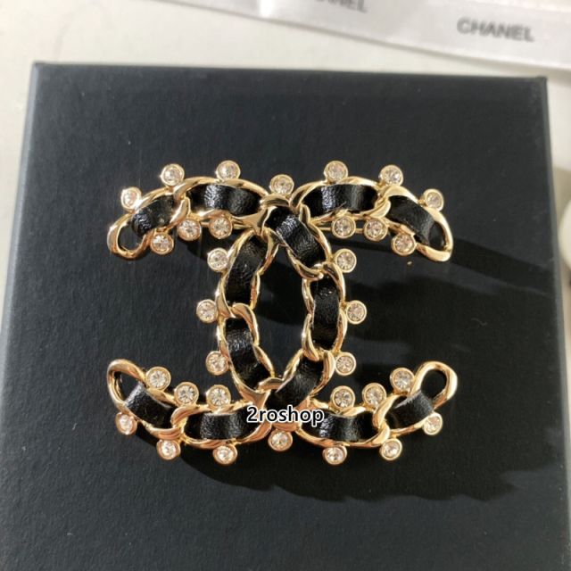 CHANEL 브로치