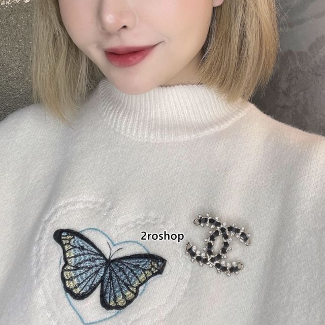 CHANEL 브로치