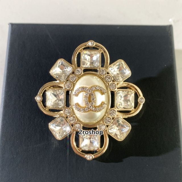 CHANEL 브로치