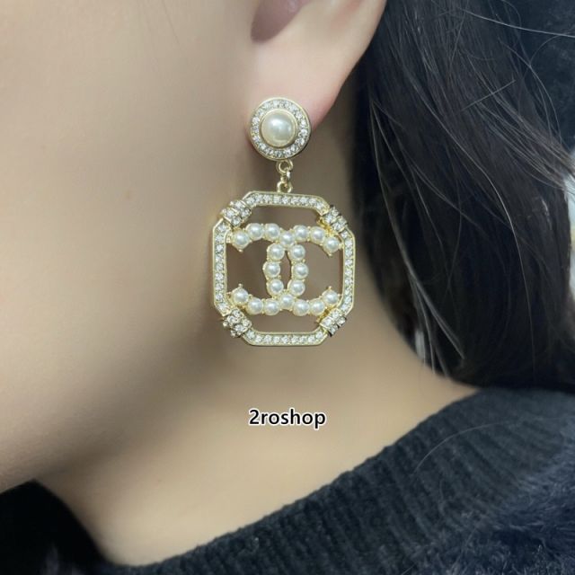 CHANEL 피어싱