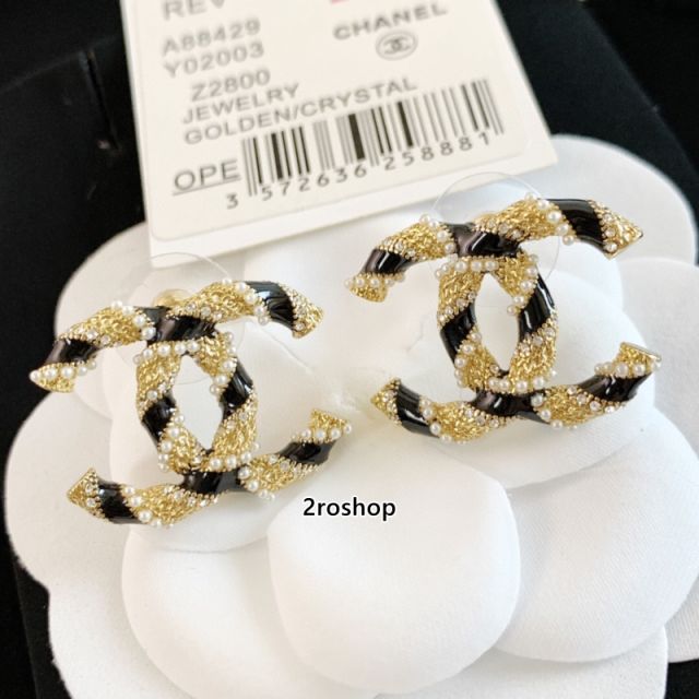 CHANEL 피어싱