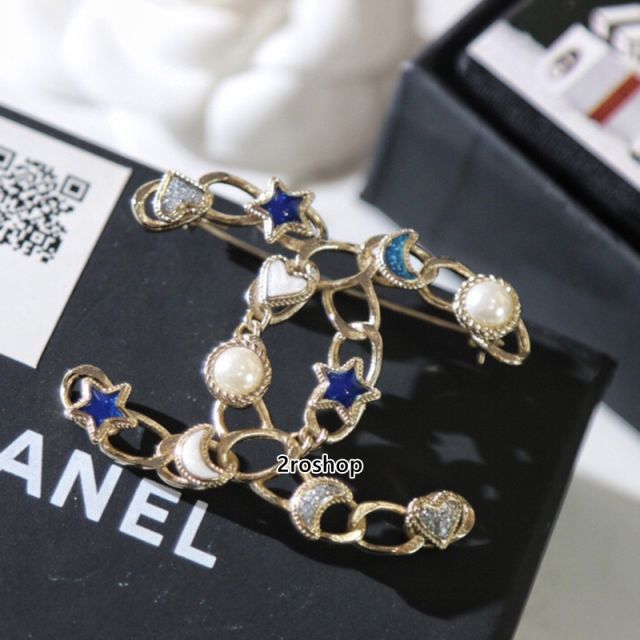 CHANEL 브로치