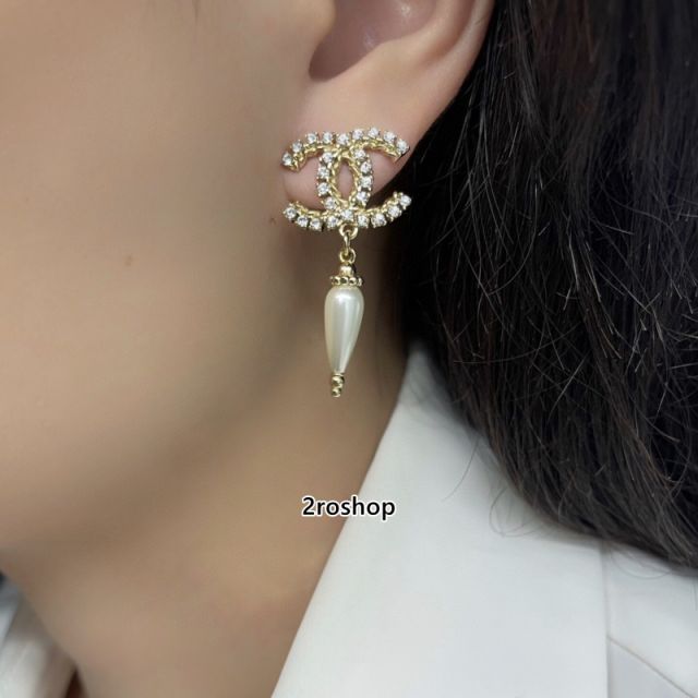 CHANEL 피어싱