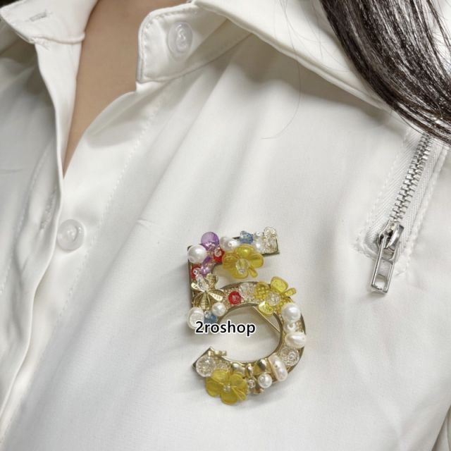 CHANEL 브로치