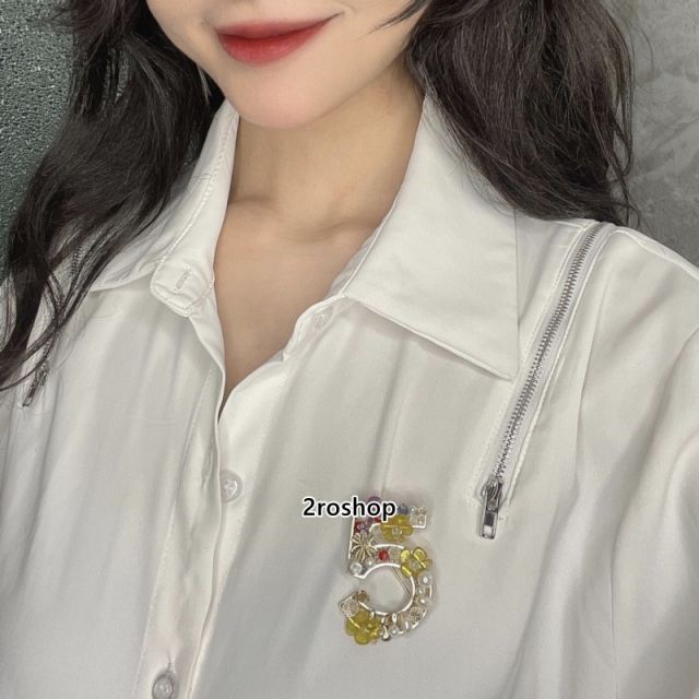CHANEL 브로치