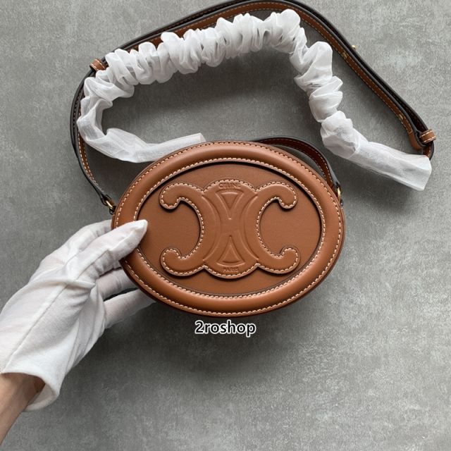 셀린느퀴르트리오페오벌백스몰