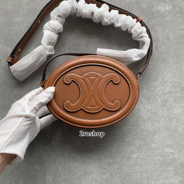 셀린느퀴르트리오페오벌백스몰