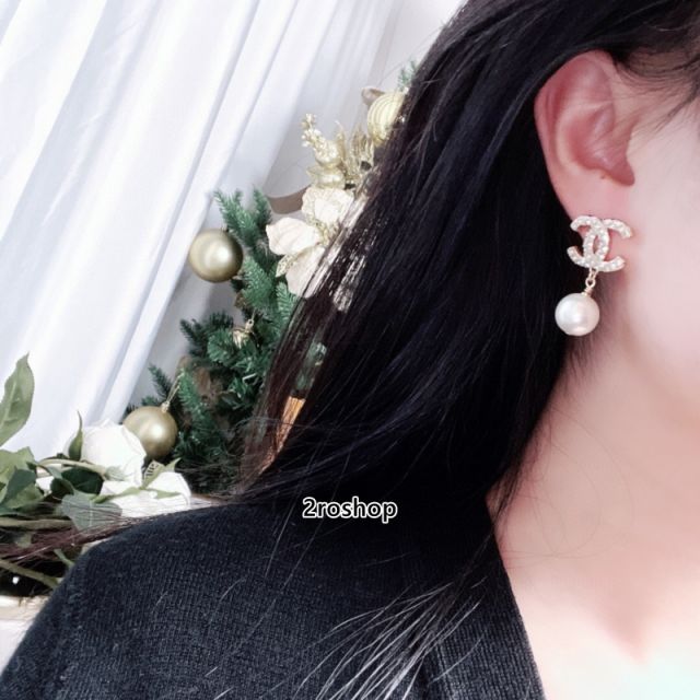CHANEL 피어싱
