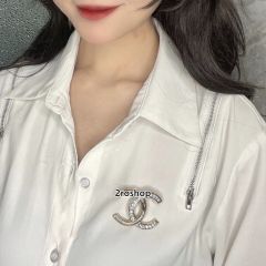 CHANEL 브로치