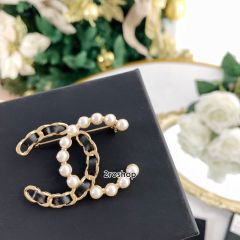 CHANEL 브로치