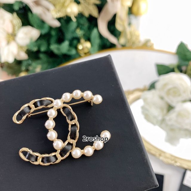 CHANEL 브로치