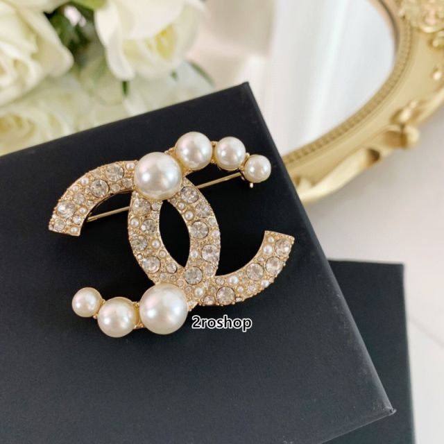 CHANEL 브로치