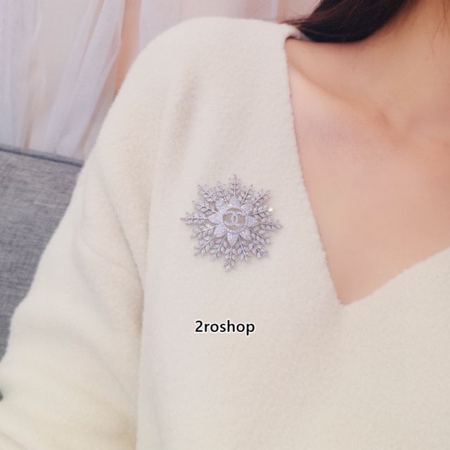CHANEL 브로치