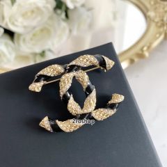 CHANEL 브로치