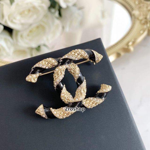 CHANEL 브로치