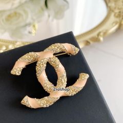 CHANEL 브로치