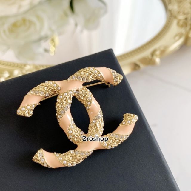 CHANEL 브로치