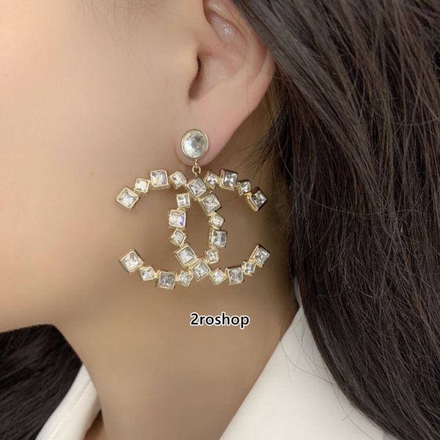 CHANEL 피어싱