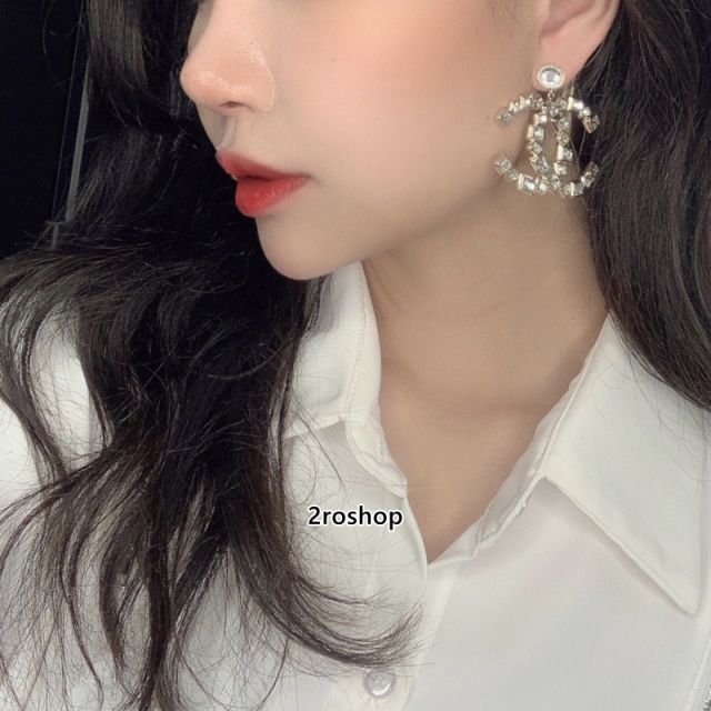 CHANEL 피어싱