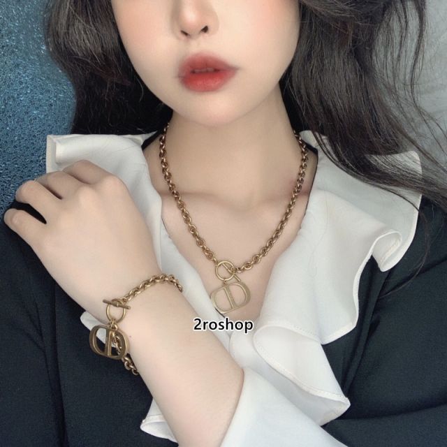 DIOR 목걸이