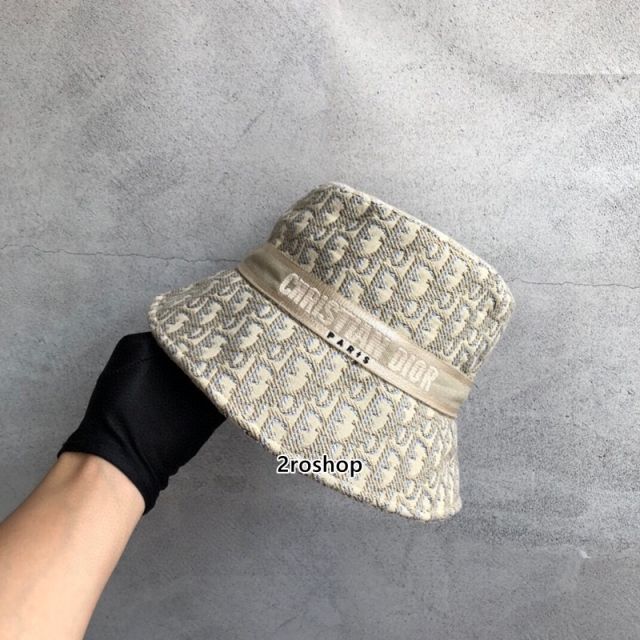 디올오블리크로고버킷햇아이보리