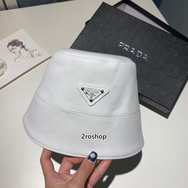 프라다로고버킷햇화이트