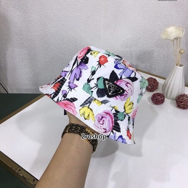 프라다로고버킷햇화이트
