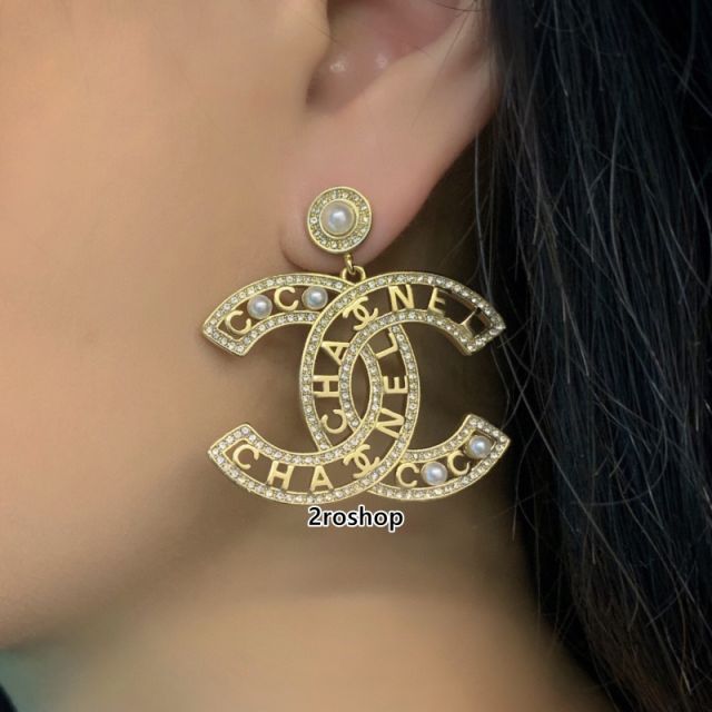 CHANEL 피어싱