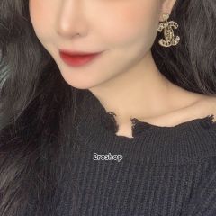 CHANEL 피어싱
