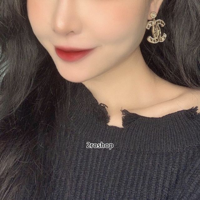 CHANEL 피어싱