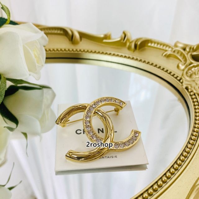 CHANEL 브로치