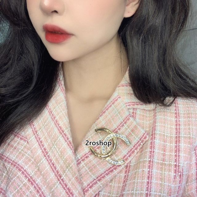 CHANEL 브로치