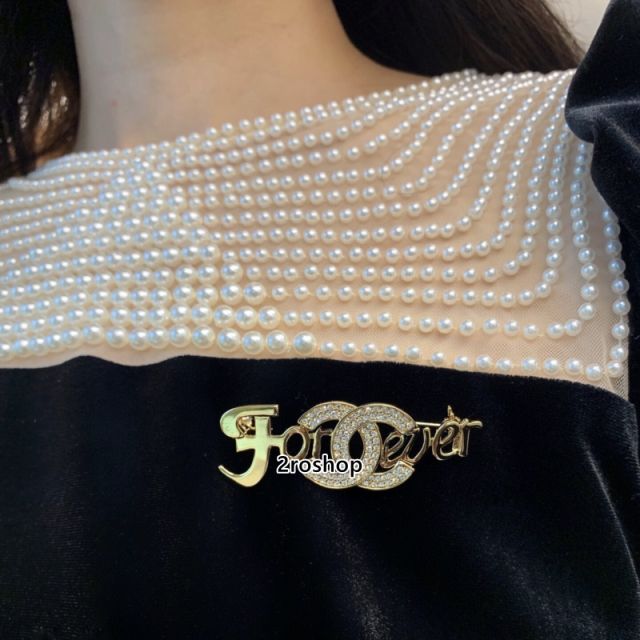 CHANEL 브로치