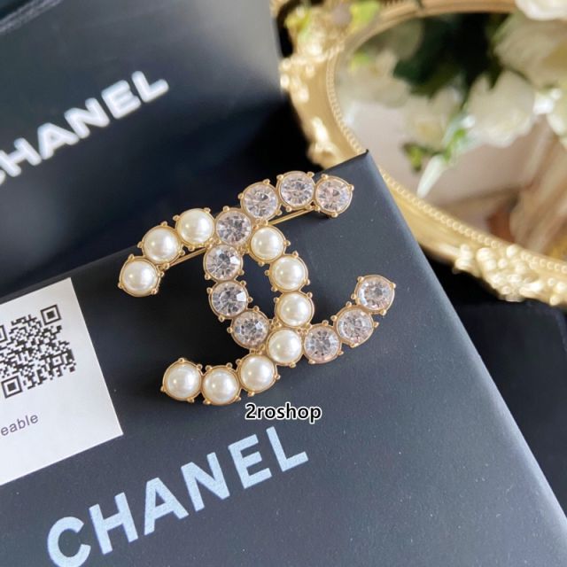 CHANEL 브로치
