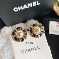CHANEL 피어싱