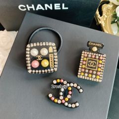 CHANEL 브로치