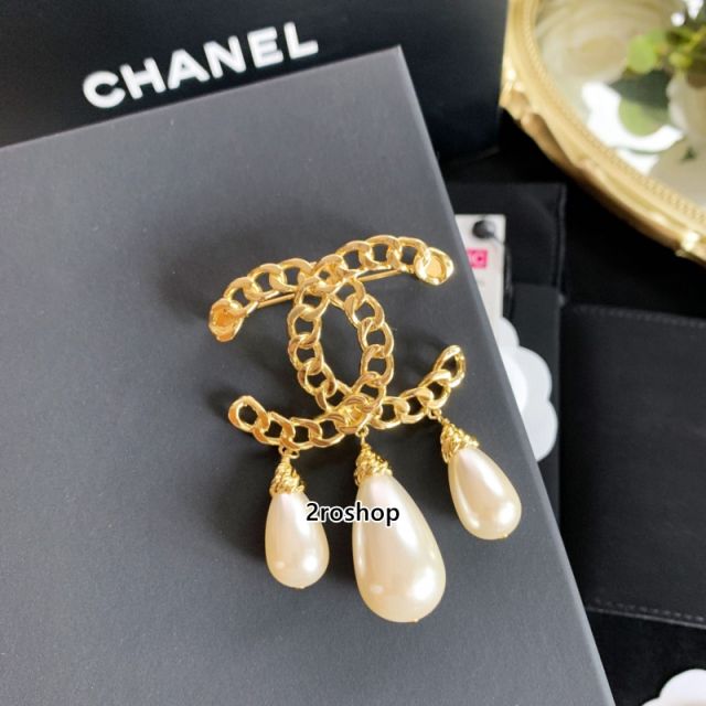 CHANEL 브로치