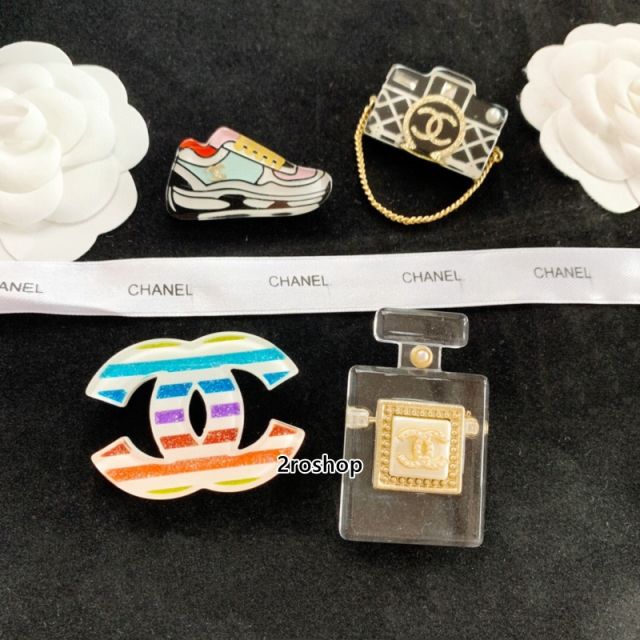 CHANEL 브로치