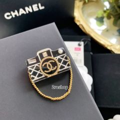 CHANEL 브로치