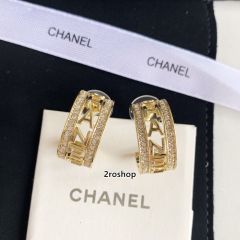 CHANEL 피어싱