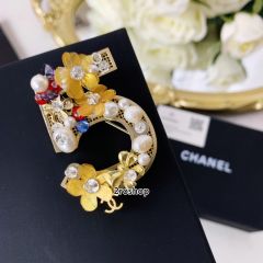 CHANEL 브로치