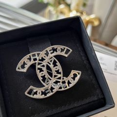 CHANEL 브로치