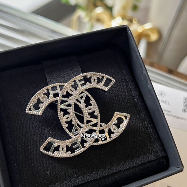 CHANEL 브로치