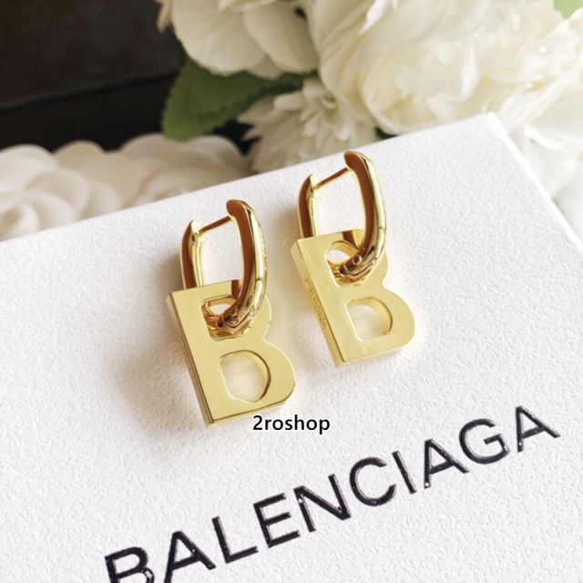 Balenciaga 피어싱