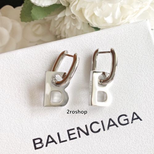 Balenciaga 피어싱