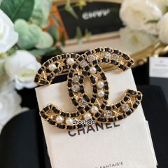 CHANEL 브로치