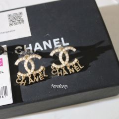 CHANEL 피어싱