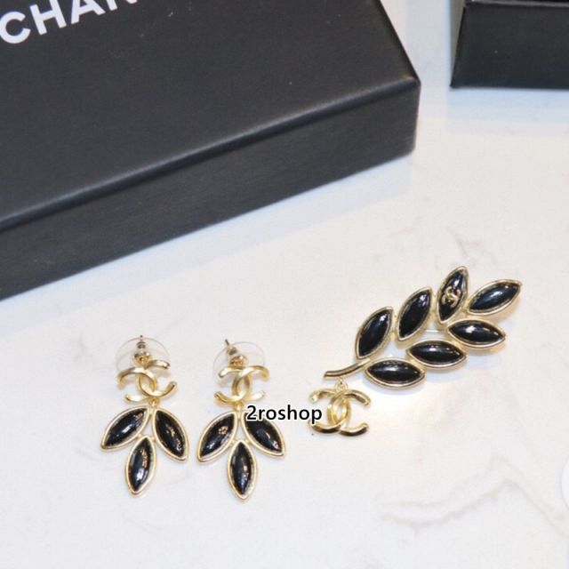 CHANEL 브로치